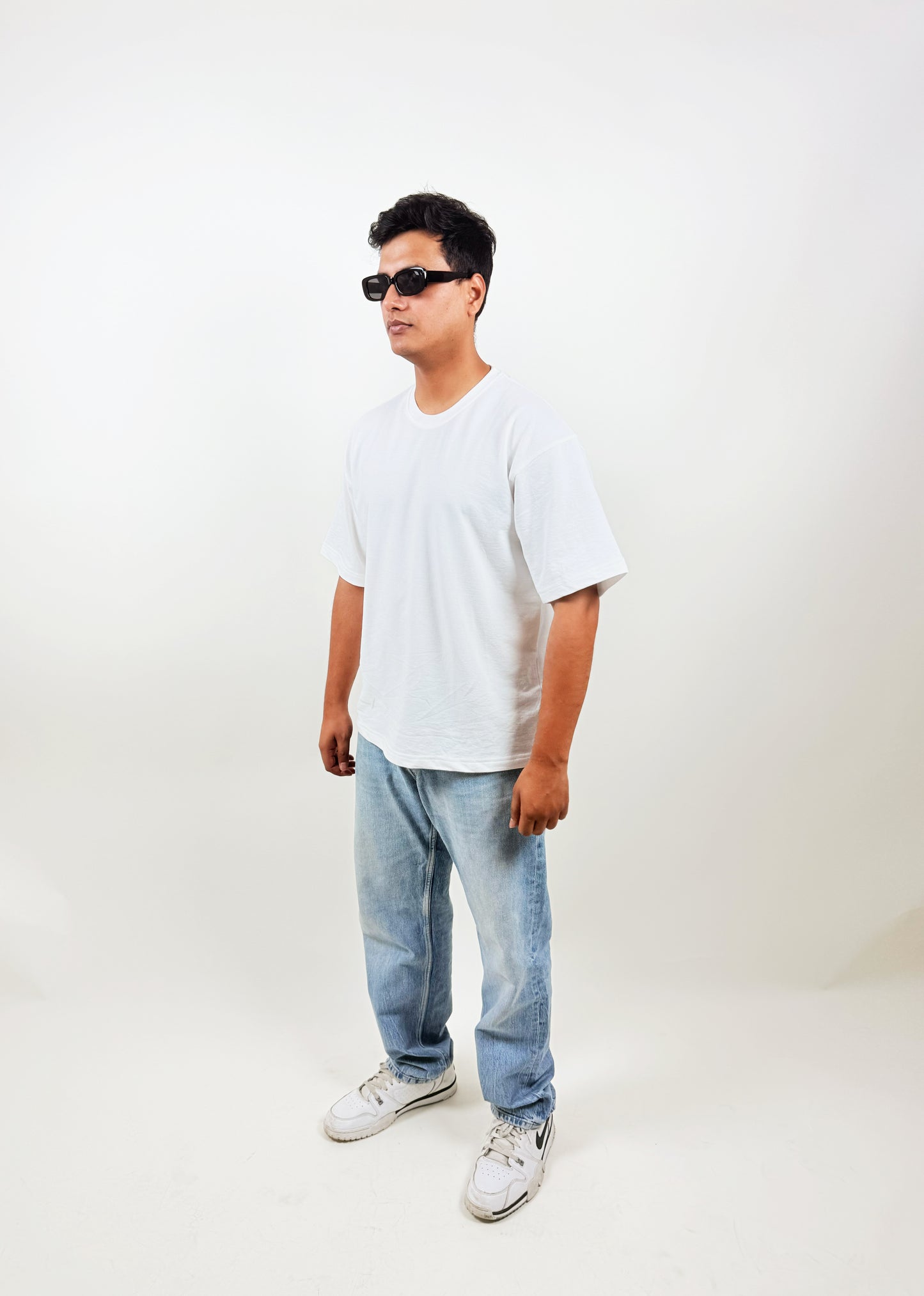 DISTORTION GRAPHIC T-SHIRT