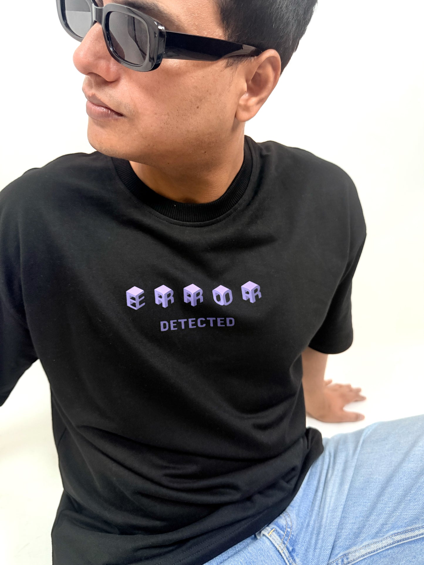 ERROR DETECTED GRAPHIC T-SHIRT
