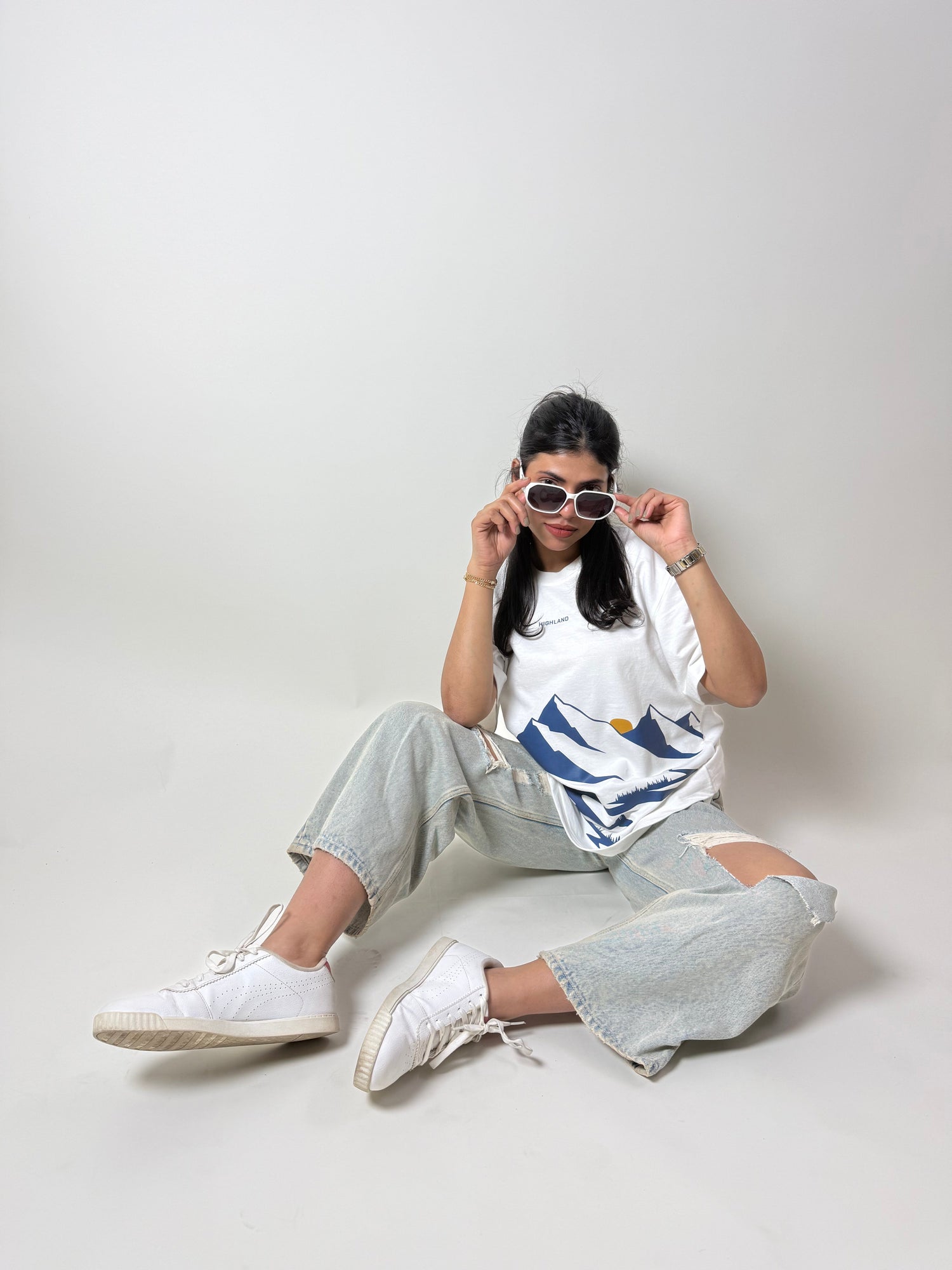 WOMEN'S GRAPHIC TEES
