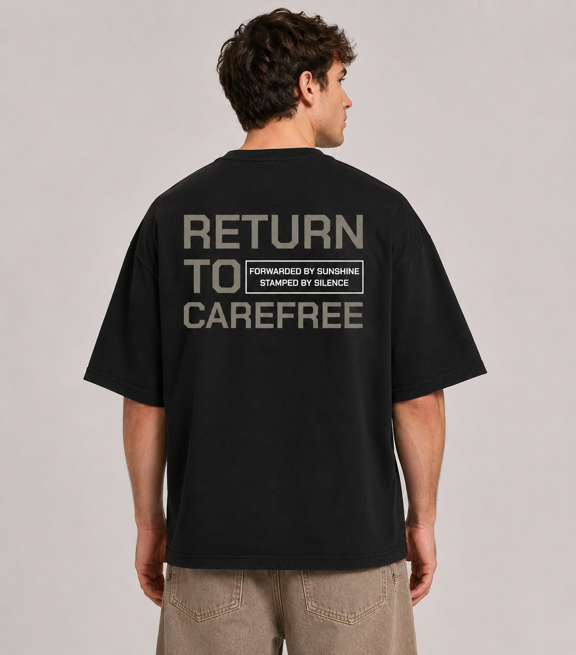 OVERSIZED GRAPHIC T-SHIRT