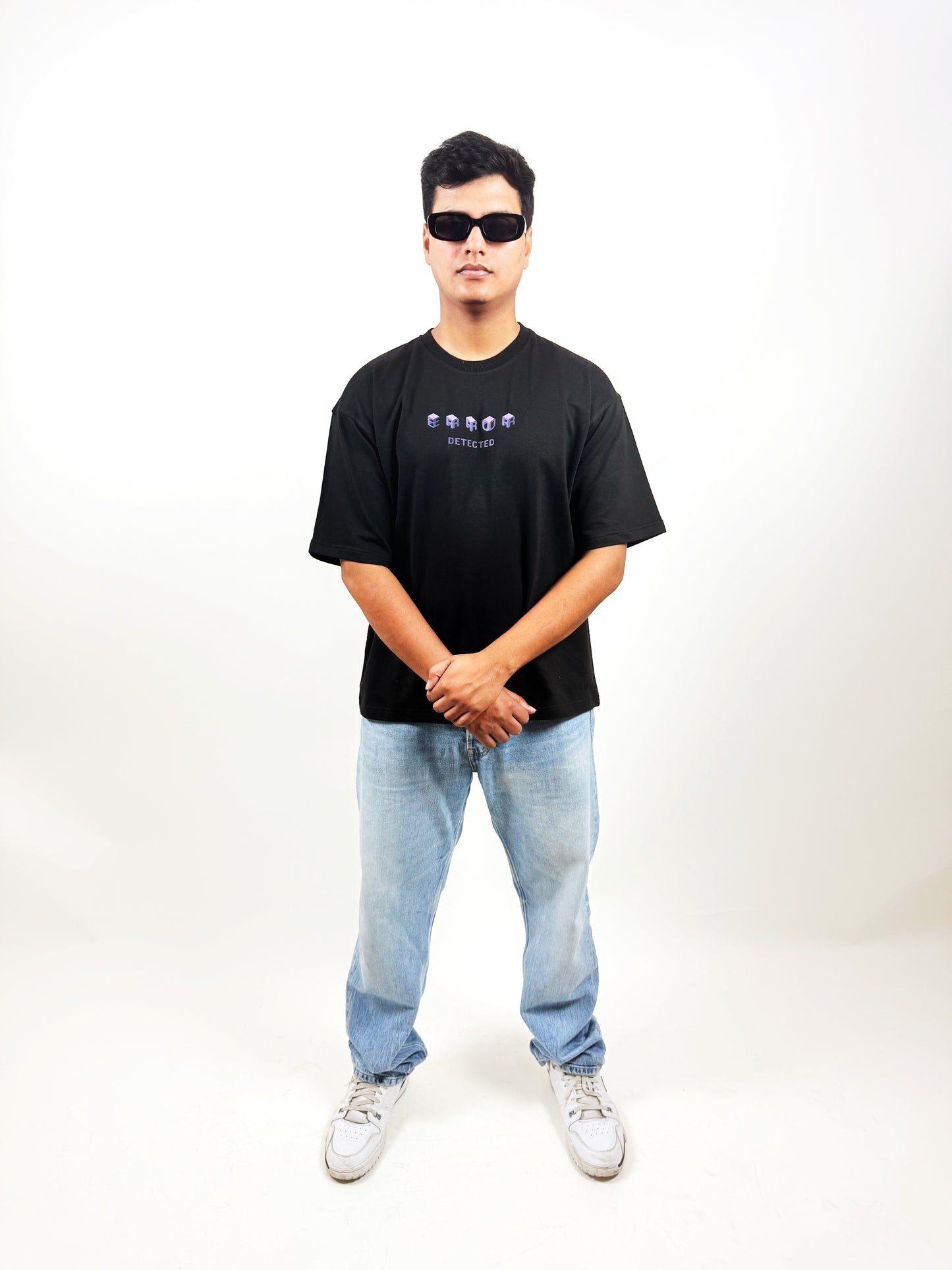 ERROR DETECTED GRAPHIC T-SHIRT