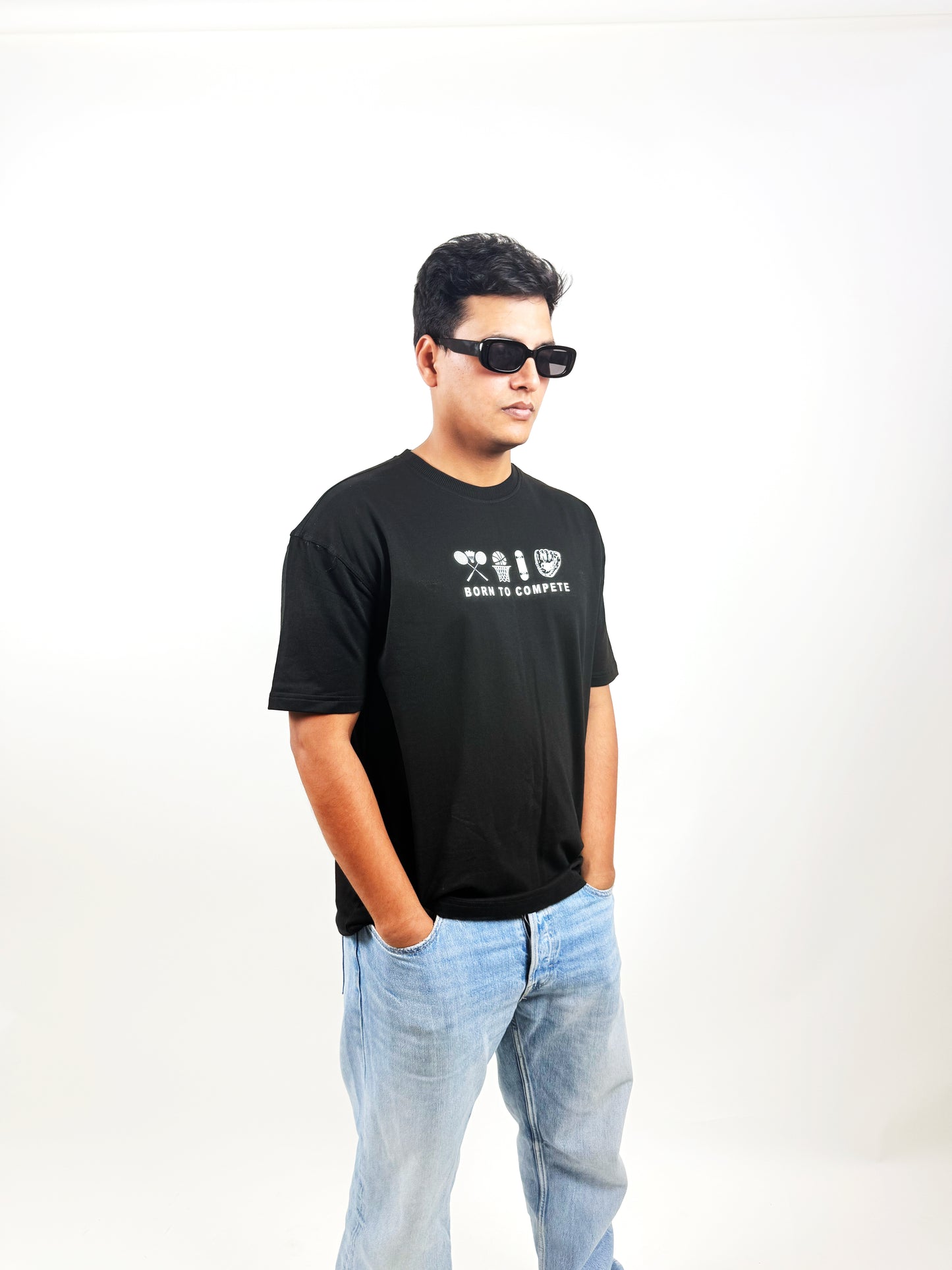 RELAXED FIT GRAPHIC T-SHIRT