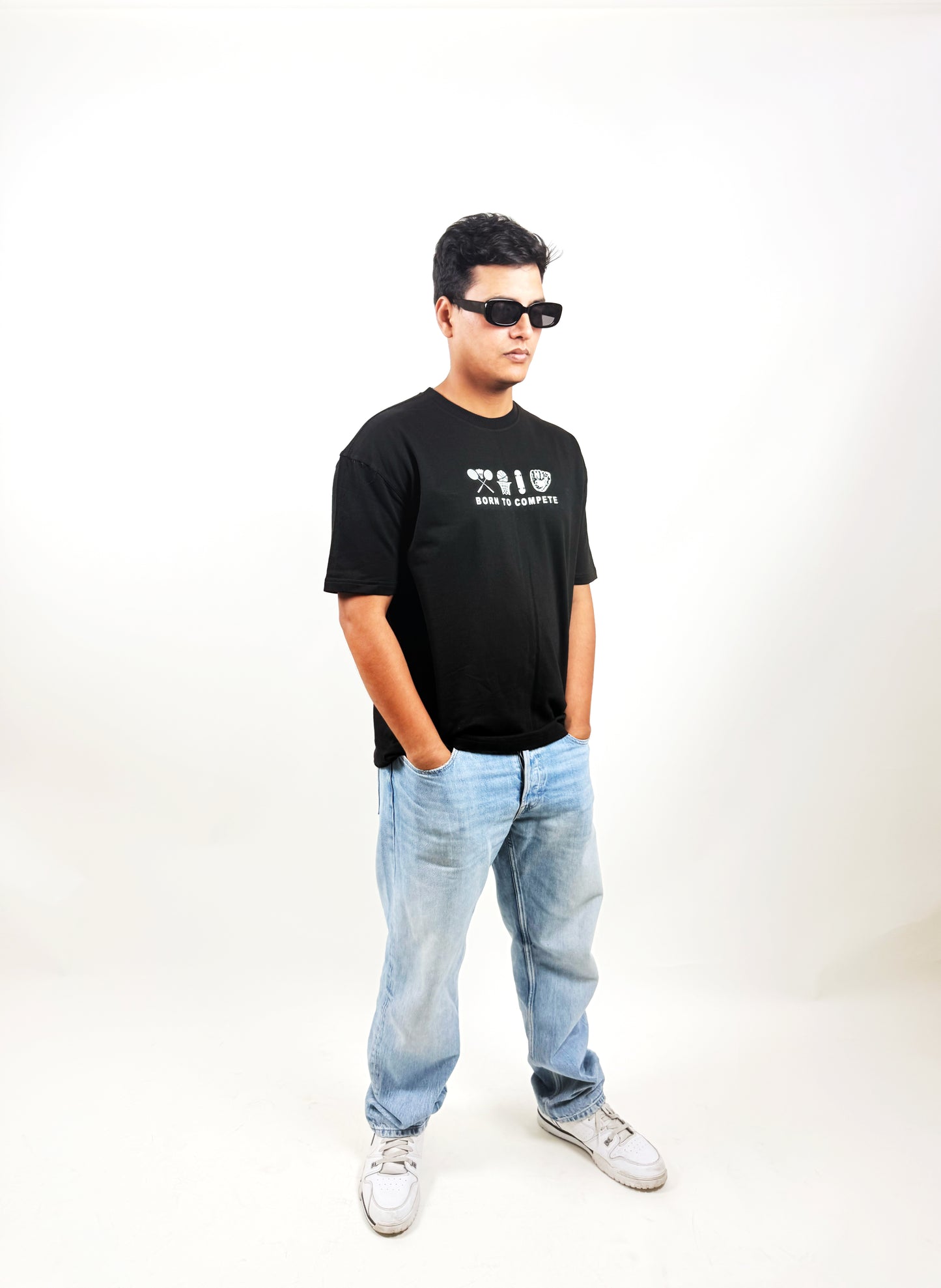 RELAXED FIT GRAPHIC T-SHIRT
