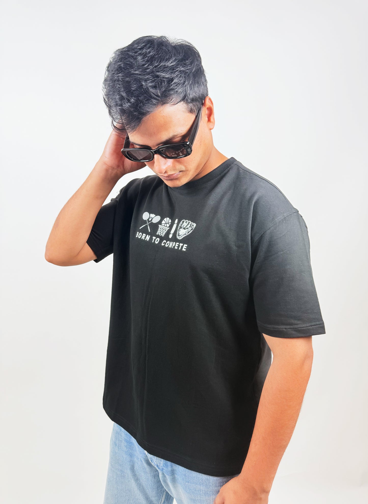 RELAXED FIT GRAPHIC T-SHIRT